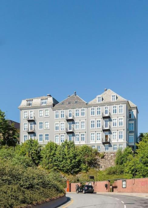 Elegant Bergen City Center Apartment - Ideal For Business Or Leisure Travelers Eksteriør billede